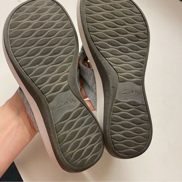 Clarks cloudsteppers comfort slip on flip flop sandals gray size 6 - Picture 3 of 5